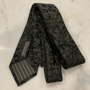 Calibrate Camo Tie